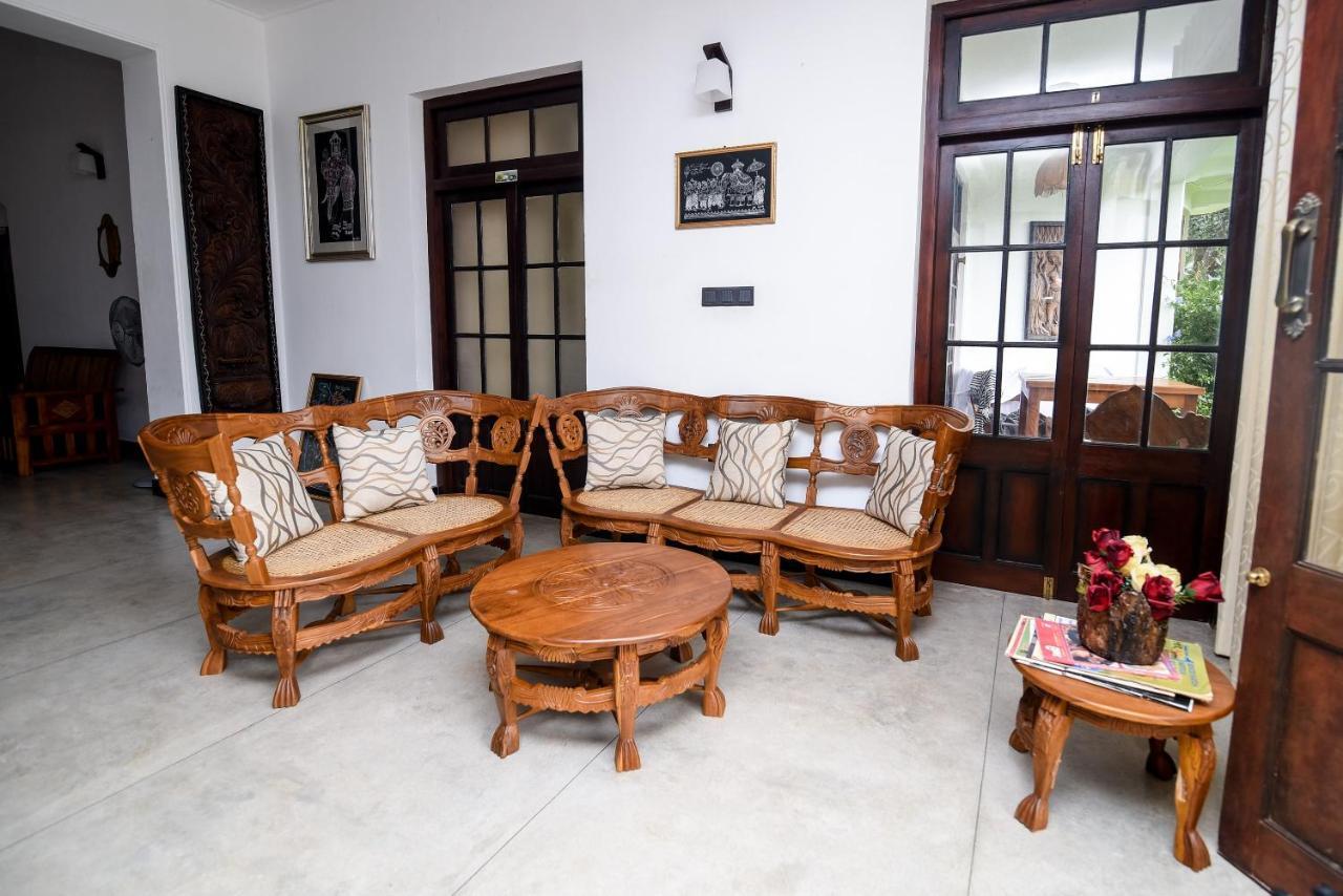 Man Mountain Villa Matale Extérieur photo
